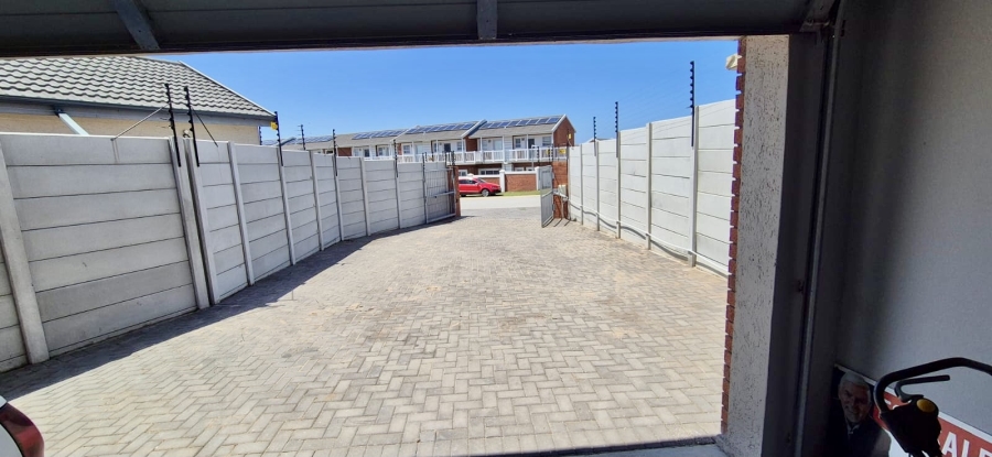 3 Bedroom Property for Sale in Overbaakens Eastern Cape